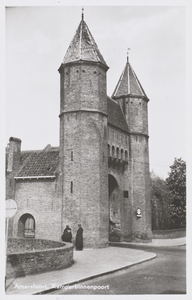 130706 Gezicht op de Kamperbinnenpoort te Amersfoort.